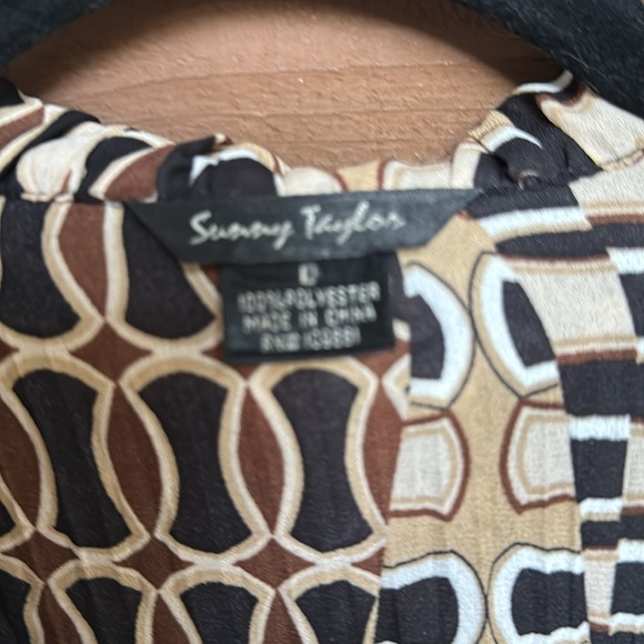 Sunny Taylor brown and black abstract print long sleeve shirt size large - Picture 2 of 4